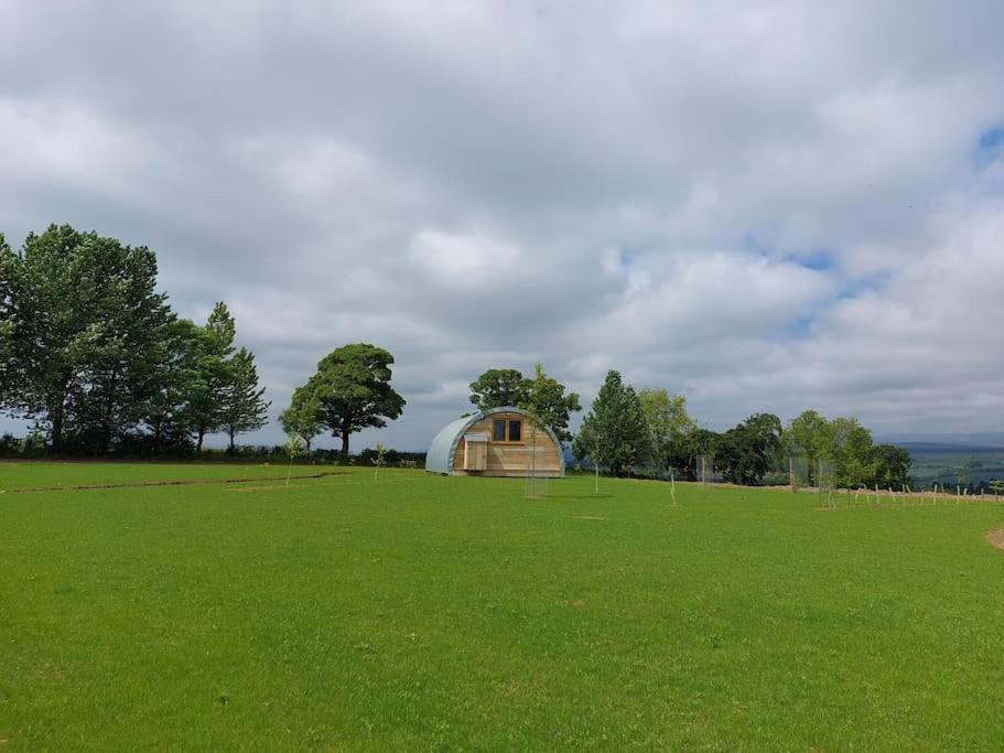 The Pigsty Hotel Crieff Bagian luar foto